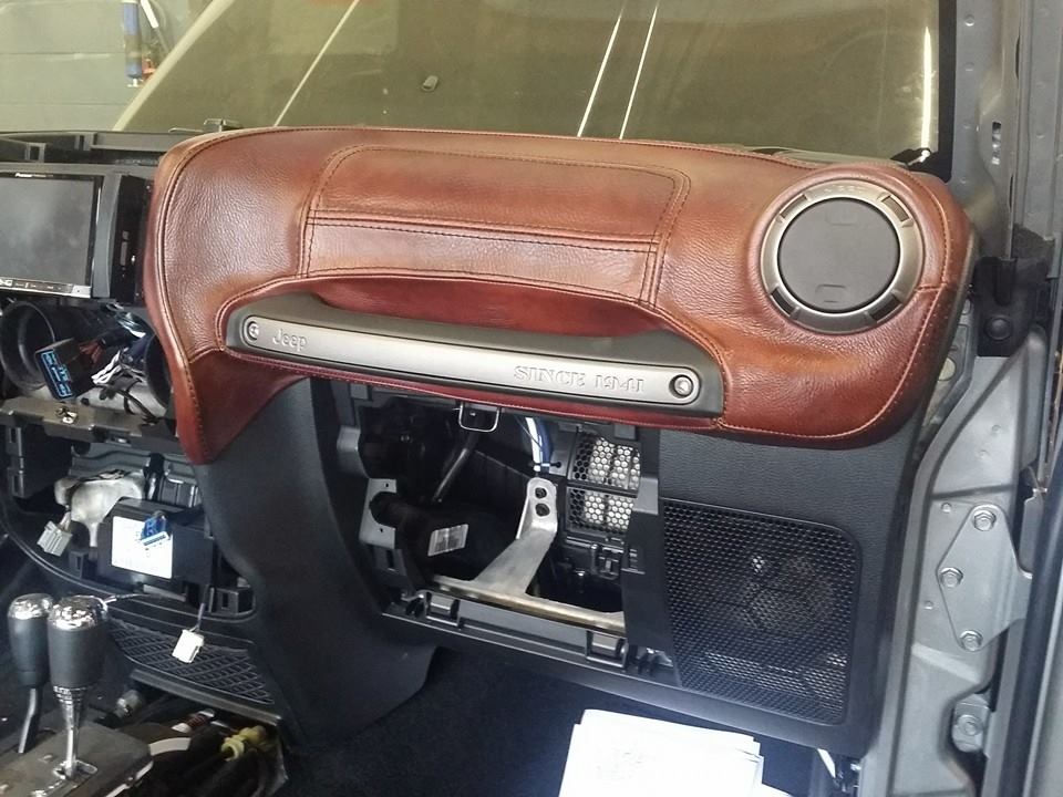 Custom Jeep Wrangler interior seats, dashboard, center console. | Krazy  House Customs